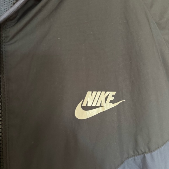 Vintage & Rare - Nike Men's Black and Gray Jacket - Picture 3 of 10